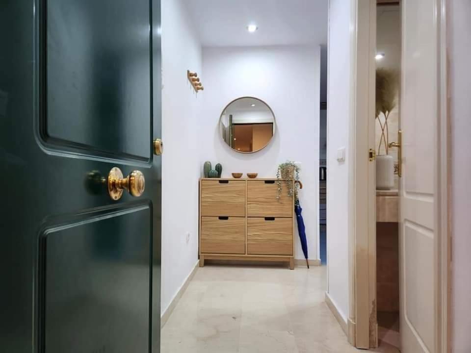 Apartment Beachfront Accommodation Estepona Esterno foto