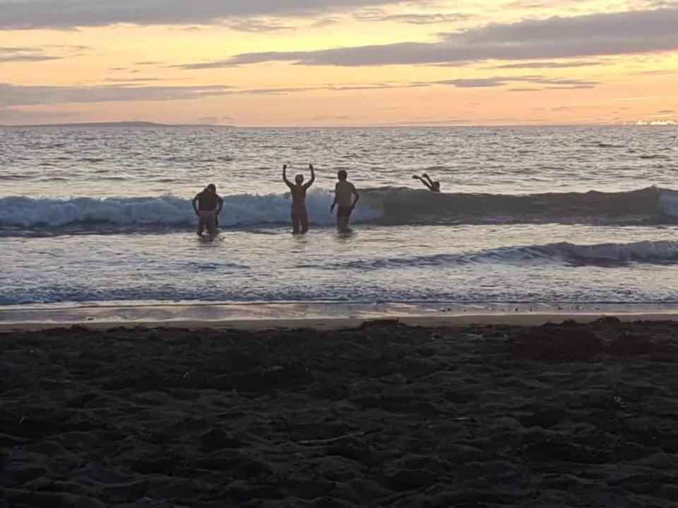 Apartment Beachfront Accommodation Estepona Esterno foto
